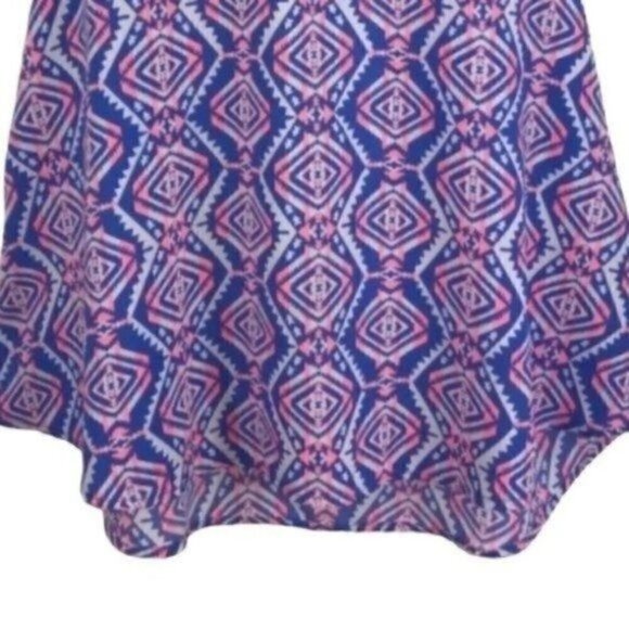 EVERLY Sleeveless Geometric Aztec Blouse Size Medium - Picture 3 of 8